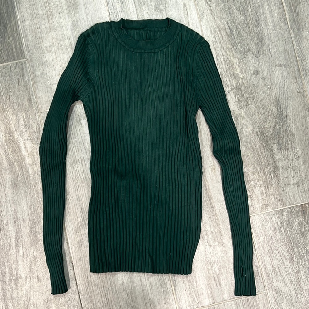 Long sleeve Ribb sweater. Forest green. One size fits all!! - Picture 2 of 2